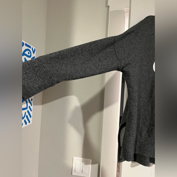 ❌SOLD❌ Calvin Klein hoodie - worn once - Picture 7 of 7